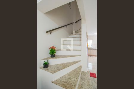 Escada de casa à venda com 2 quartos, 73m² em Mato Grande, Canoas