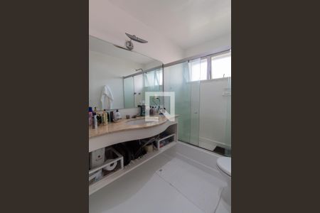 Apartamento à venda com 210m², 2 quartos e 2 vagasBanheiro da Suíte