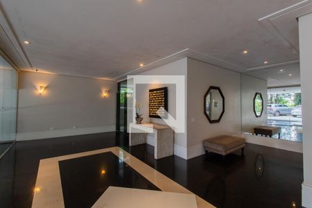 Apartamento à venda com 210m², 2 quartos e 2 vagasHall social