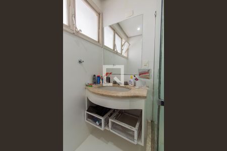 Apartamento à venda com 210m², 2 quartos e 2 vagasBanheiro Corredor