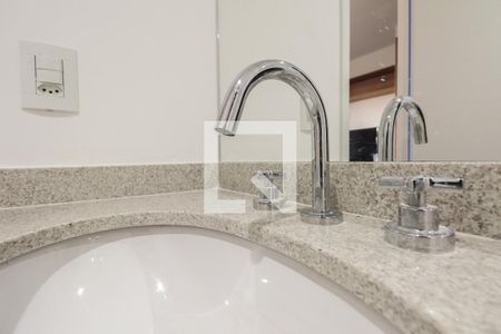 Banheiro  de kitnet/studio para alugar com 1 quarto, 24m² em Vila Gomes Cardim, São Paulo