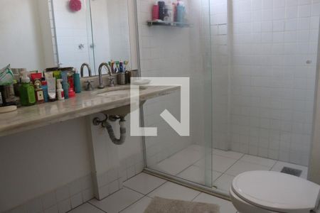 Apartamento para alugar com 140m², 3 quartos e 3 vagas Apartamento para alugar com 140m², 3 quartos e 3 vagasBanheiro da suíte