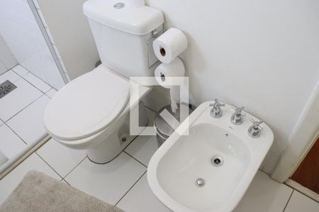 Apartamento para alugar com 140m², 3 quartos e 3 vagas Apartamento para alugar com 140m², 3 quartos e 3 vagasDetalhe da suíte