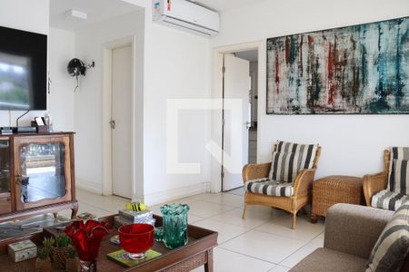 Sala de apartamento à venda com 3 quartos, 140m² em Cambuí, Campinas