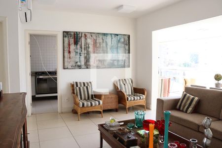 Sala de apartamento à venda com 3 quartos, 140m² em Cambuí, Campinas