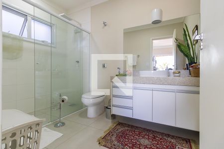 Casa à venda com 380m², 3 quartos e 4 vagas Casa à venda com 380m², 3 quartos e 4 vagasBanheiro da suíte 1