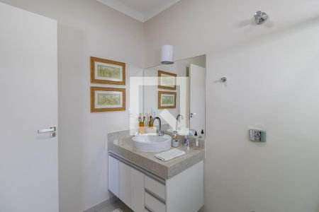 Casa à venda com 380m², 3 quartos e 4 vagas Casa à venda com 380m², 3 quartos e 4 vagasBanheiro da suíte 2