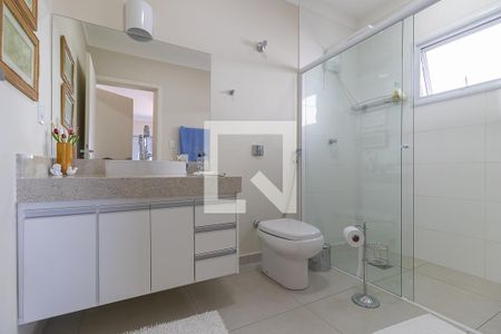 Casa à venda com 380m², 3 quartos e 4 vagas Casa à venda com 380m², 3 quartos e 4 vagasBanheiro da suíte 2