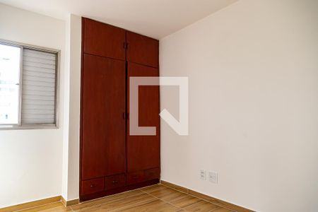 Quarto 1 de apartamento para alugar com 2 quartos, 48m² em Vila Guarani (z Sul), São Paulo