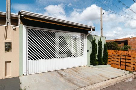 Casa à venda com 116m², 3 quartos e 2 vagasFachada