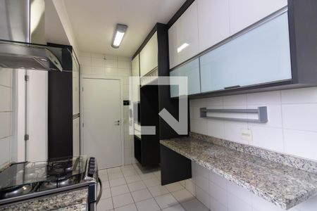 Cozinha de apartamento para alugar com 3 quartos, 98m² em Santo Amaro, São Paulo
