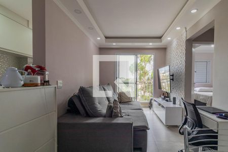 Sala de apartamento para alugar com 2 quartos, 50m² em Jardim Henriqueta, Taboão da Serra