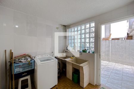 Casa para alugar com 174m², 2 quartos e 2 vagas Casa para alugar com 174m², 2 quartos e 2 vagasÁrea de Serviço