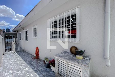 Casa para alugar com 174m², 2 quartos e 2 vagas Casa para alugar com 174m², 2 quartos e 2 vagasÁrea Externa