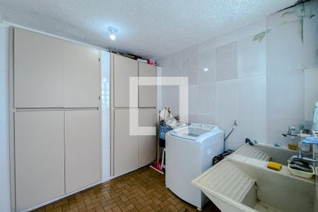 Casa para alugar com 174m², 2 quartos e 2 vagas Casa para alugar com 174m², 2 quartos e 2 vagasÁrea de Serviço