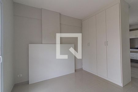 Quarto de kitnet/studio para alugar com 1 quarto, 30m² em Cristo Rei, Curitiba