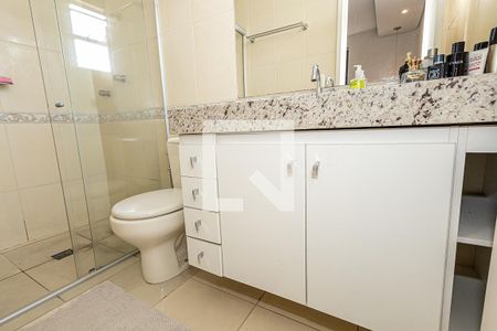 Apartamento à venda com 72m², 2 quartos e 2 vagas Apartamento à venda com 72m², 2 quartos e 2 vagasBanheiro da suíte