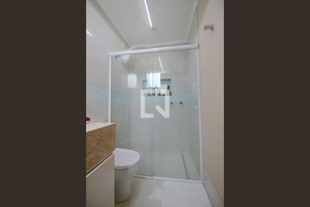 Casa de condomínio para alugar com 340m², 3 quartos e 3 vagasBanheiro da Suíte 3