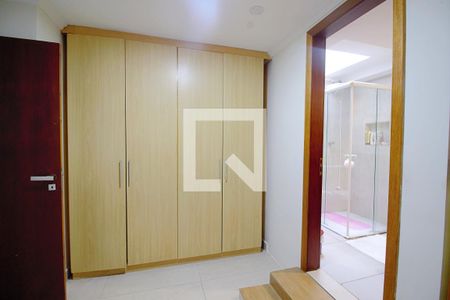 Casa de condomínio para alugar com 340m², 3 quartos e 3 vagasSuíte 1 