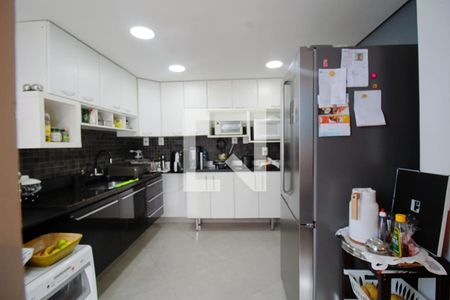 Casa de condomínio para alugar com 340m², 3 quartos e 3 vagasCozinha 