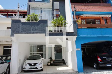 Casa de condomínio para alugar com 340m², 3 quartos e 3 vagasFachada 