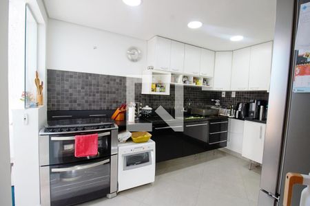 Casa de condomínio para alugar com 340m², 3 quartos e 3 vagasCozinha 