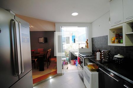 Casa de condomínio para alugar com 340m², 3 quartos e 3 vagasCozinha 