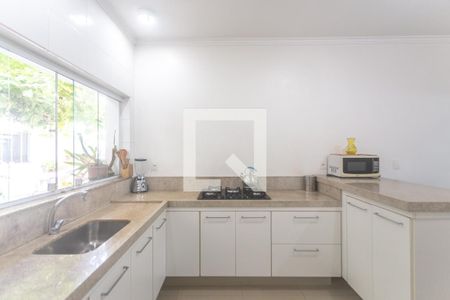 Casa à venda com 280m², 3 quartos e 4 vagas Casa à venda com 280m², 3 quartos e 4 vagasCozinha