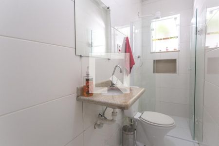 Casa à venda com 280m², 3 quartos e 4 vagas Casa à venda com 280m², 3 quartos e 4 vagasBanheiro social - edícula