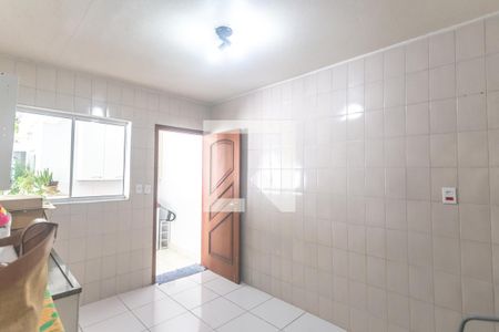 Casa à venda com 280m², 3 quartos e 4 vagas Casa à venda com 280m², 3 quartos e 4 vagasCozinha - edícula