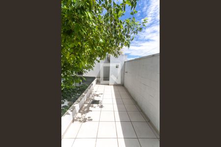 Casa à venda com 280m², 3 quartos e 4 vagas Casa à venda com 280m², 3 quartos e 4 vagasVaranda salão