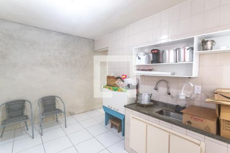 Casa à venda com 280m², 3 quartos e 4 vagas Casa à venda com 280m², 3 quartos e 4 vagasCozinha - edícula