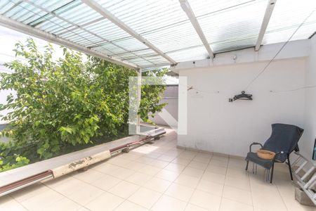 Casa à venda com 280m², 3 quartos e 4 vagas Casa à venda com 280m², 3 quartos e 4 vagasQuintal