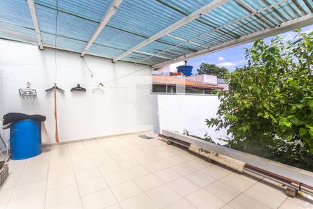Casa à venda com 280m², 3 quartos e 4 vagas Casa à venda com 280m², 3 quartos e 4 vagasQuintal