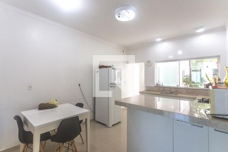 Casa à venda com 280m², 3 quartos e 4 vagas Casa à venda com 280m², 3 quartos e 4 vagasCozinha