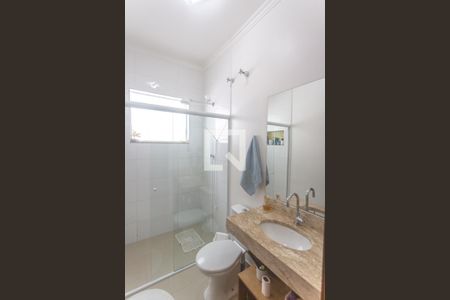 Casa à venda com 280m², 3 quartos e 4 vagas Casa à venda com 280m², 3 quartos e 4 vagasBanheiro social