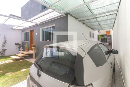 Casa à venda com 280m², 3 quartos e 4 vagas Casa à venda com 280m², 3 quartos e 4 vagasGaragem