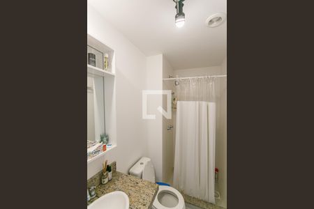 Banheiro de apartamento para alugar com 1 quarto, 35m² em Auxiliadora, Porto Alegre