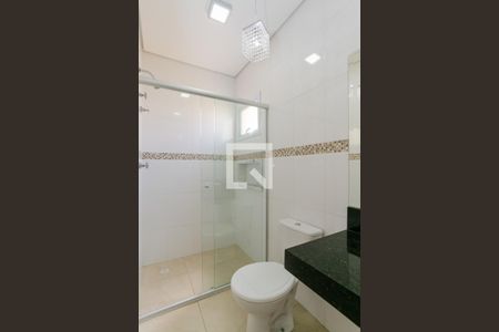 Casa à venda com 109m², 2 quartos e 2 vagasBanheiro da suíte 1