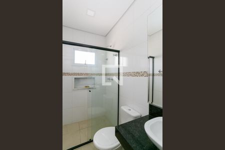 Casa à venda com 109m², 2 quartos e 2 vagasBanheiro da suíte 2