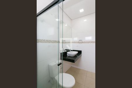 Casa à venda com 109m², 2 quartos e 2 vagasBanheiro da suíte 2