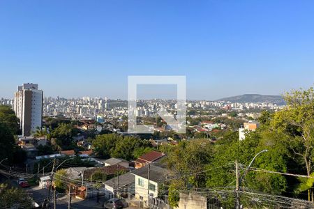Casa à venda com 330m², 4 quartos e 3 vagasVista
