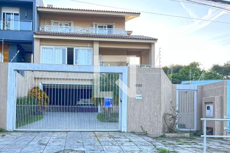 Casa à venda com 330m², 4 quartos e 3 vagasFachada