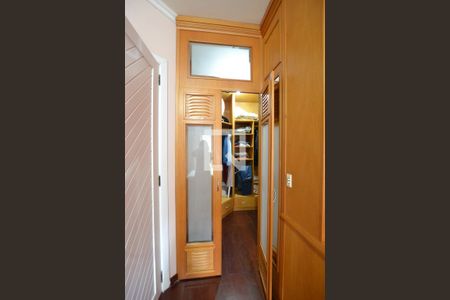 Casa à venda com 330m², 4 quartos e 3 vagasCloset da suíte