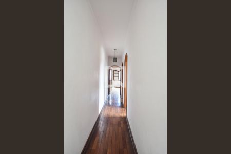 Casa à venda com 150m², 3 quartos e 2 vagasCorredor 