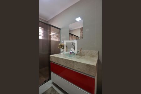 Casa à venda com 184m², 3 quartos e 4 vagasBanheiro Social