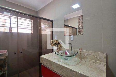 Casa à venda com 184m², 3 quartos e 4 vagasBanheiro Social