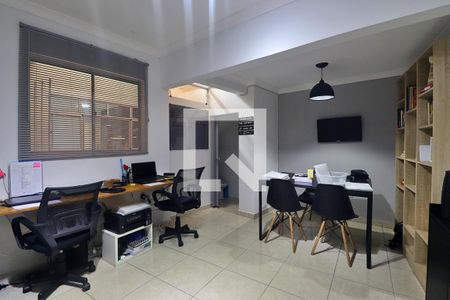 Casa à venda com 184m², 3 quartos e 4 vagasQuarto 2 - Suíte 2