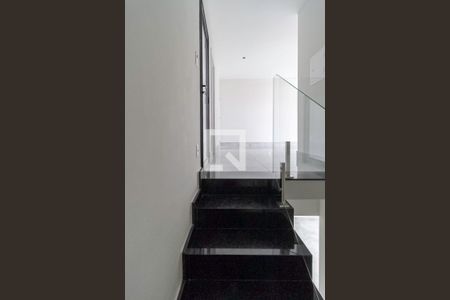 Apartamento à venda com 205m², 4 quartos e 4 vagasEscada