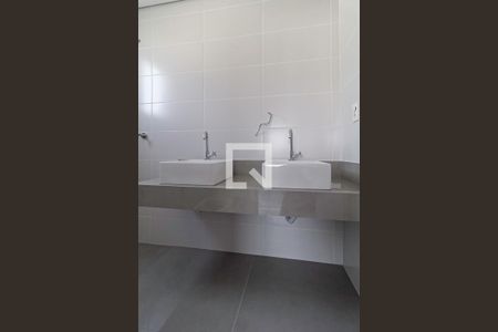 Apartamento à venda com 205m², 4 quartos e 4 vagasBanheiro da suíte 1